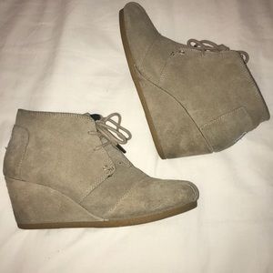 Toms booties size 6.5